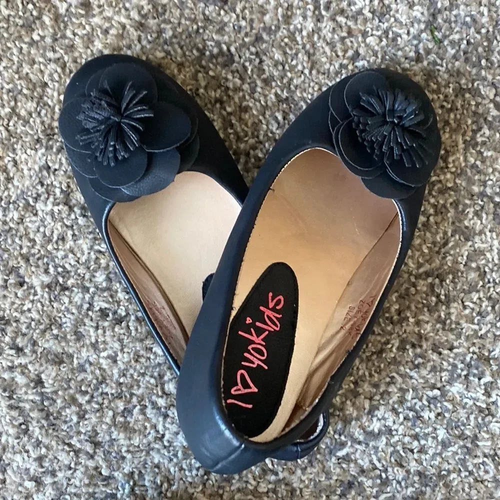 Girls black dress shoes size 2